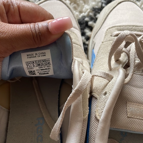 Women’s Reebok classics - Picture 4 of 4